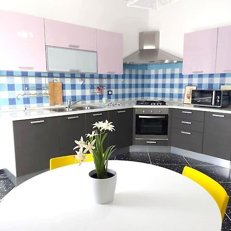 Elegante Appartamento La Spezia Centro מראה חיצוני תמונה